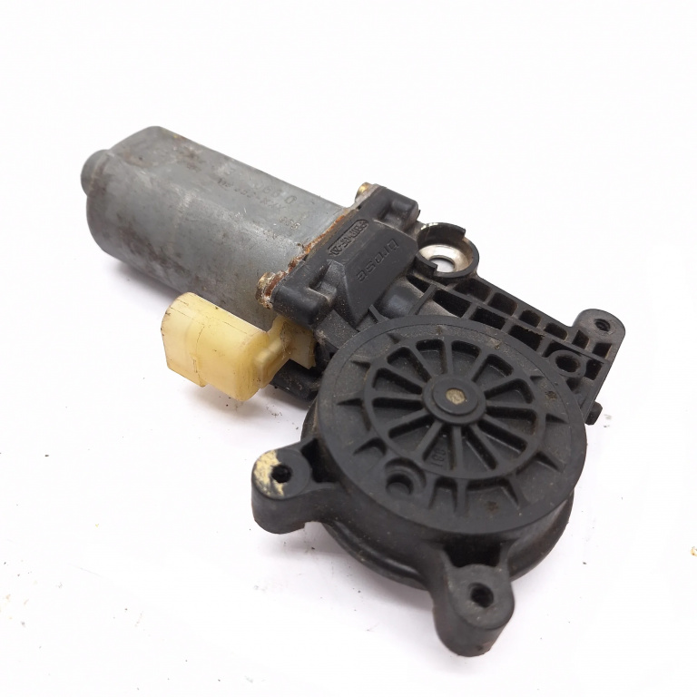 Motoras Macara Bmw 3 (E46) 1998-2007 Spate Stanga 8362066, 676283620660, 0130821727, 67628362066, 119353Xxx Bosch