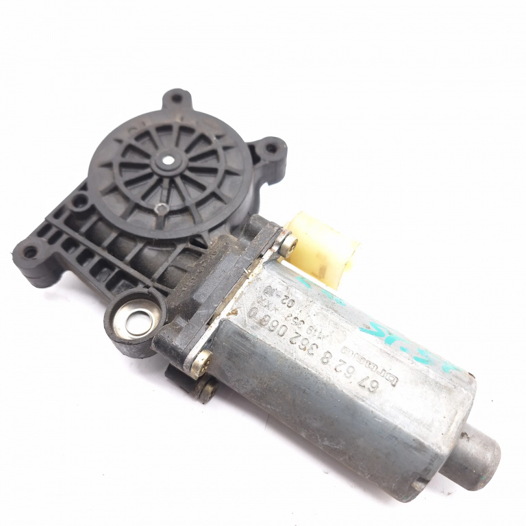Motoras Macara Bmw 3 (E46) 1998-2007 Spate Stanga 8362066, 67628362066, 0130821727, 676283620660, 119353Xxx Bosch