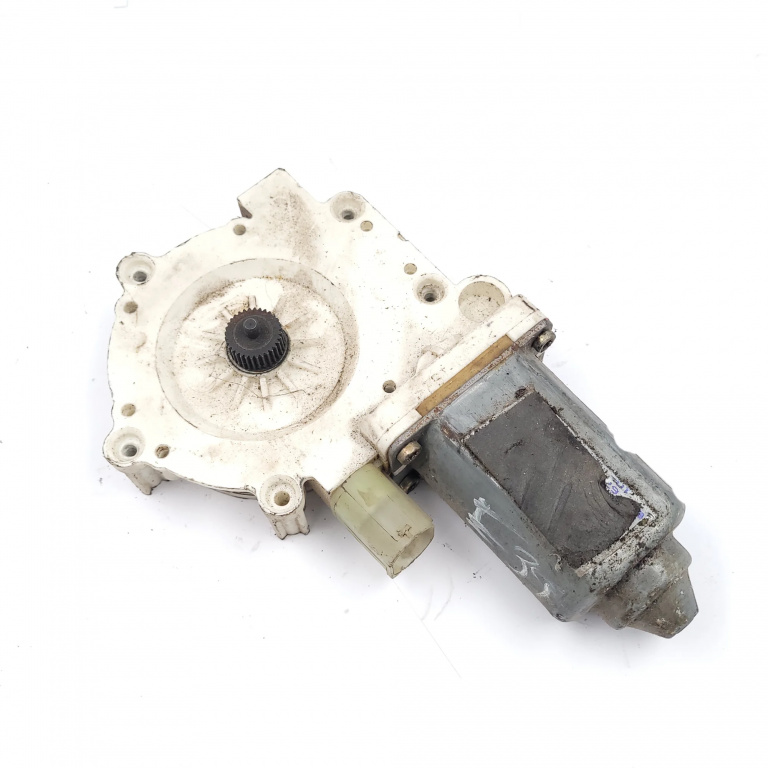 Motoras Macara Bmw 5 (E39) 1995-2004 Fata Dreapta 8360512, 67628360512, E007006002, 9030143, E.007-006-002, 903.0143, 113843 Brose