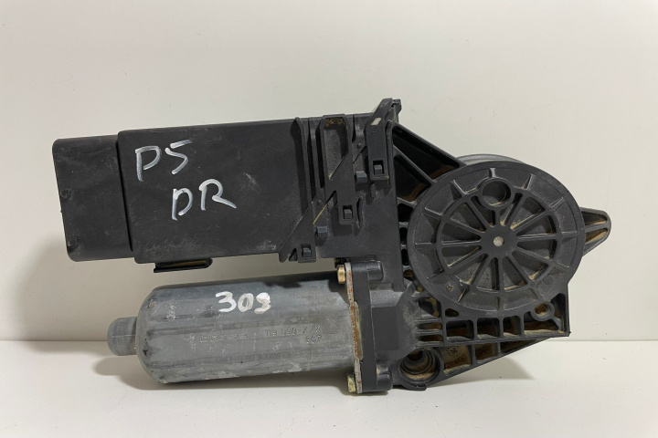 Motoras macara Bosch geam dreapta fata 0130821694/9776101434202 Volkswagen VW Passat B5 [1996 - 2000]