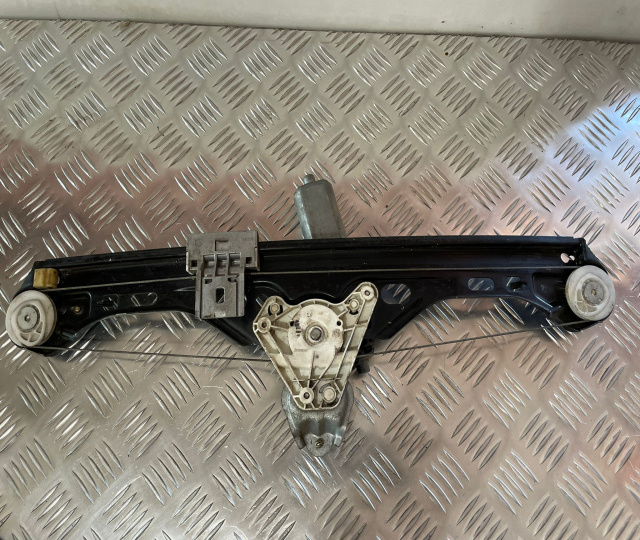 Motoras macara Bosch geam dreapta spate 0130822007 Mercedes-Benz C-Class W203 [2000 - 2004]