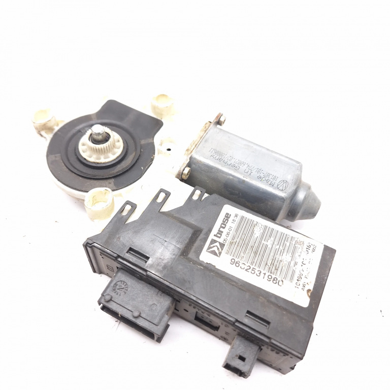 Motoras Macara Citroen C5 (Dc, De, Rc, Re) 2001-2008 Fata Dreapta 9632531980, 7746002102, 0536003502, 101387101, 18080611, 119433, 5512000177 Brose