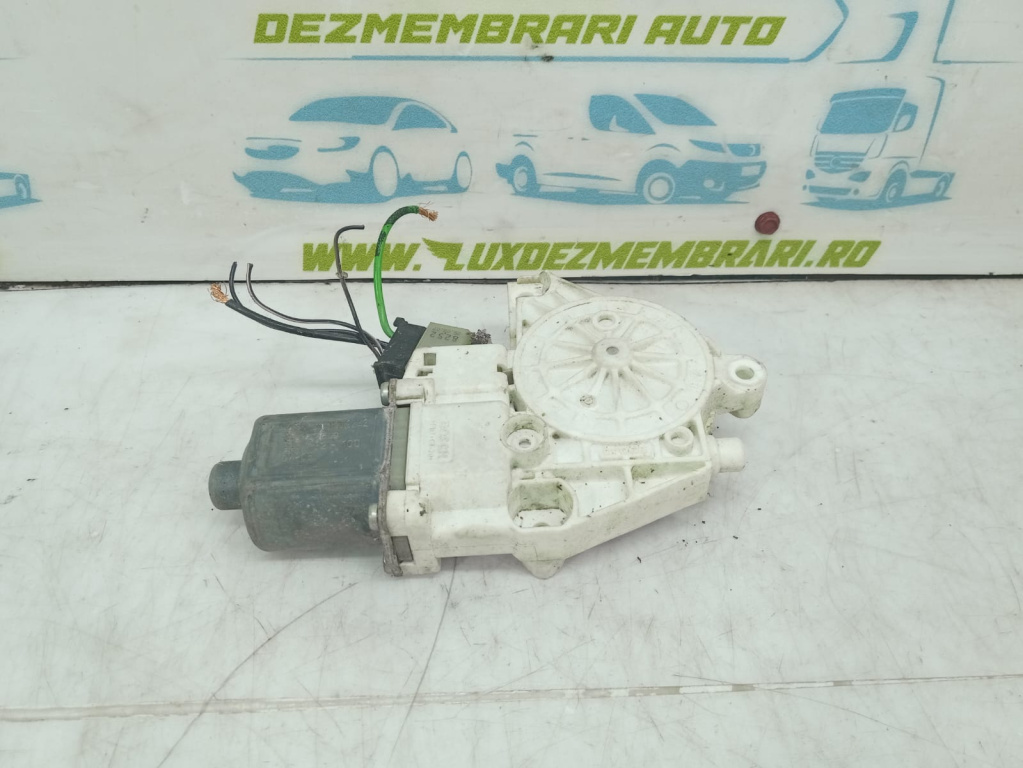 Motoras macara dreapta fata 0130822440 Mercedes-Benz C-Class W204/S204 [2007 - 2012]