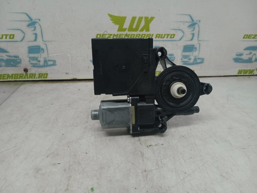 Motoras macara dreapta fata 0130822451 Volkswagen VW Passat B7 [2010 - 2015]