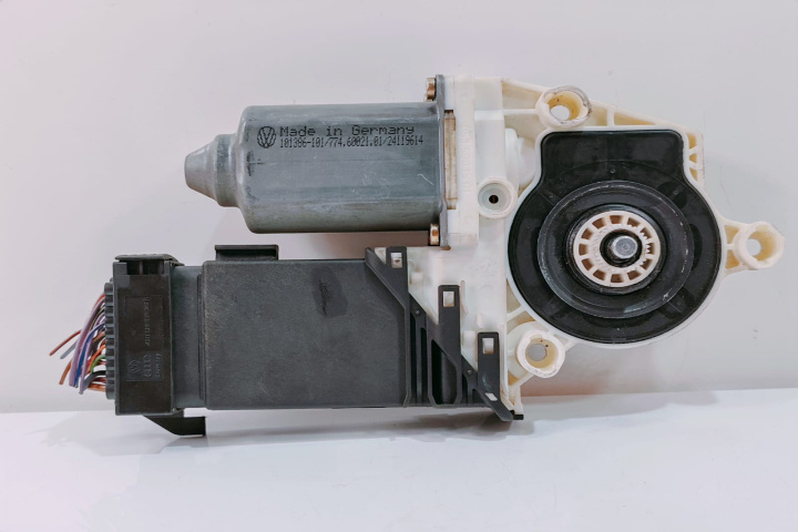 Motoras Macara Dreapta Fata 101386101 / 9776101434203 Volkswagen VW Golf 4 [1997 - 2006]