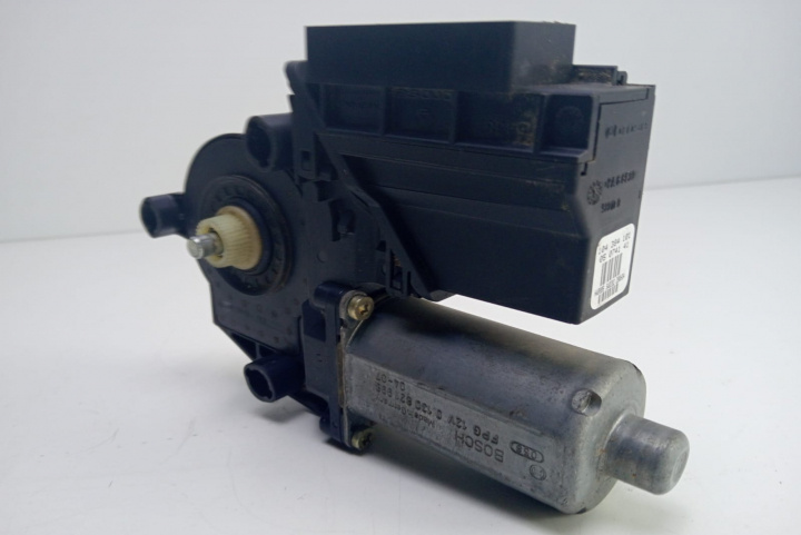 Motoras macara dreapta fata 104384101 Seat Altea [2004 - 2009]