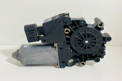 Motoras macara dreapta fata 113846100 Audi A4 B5 [1994 - 1999]