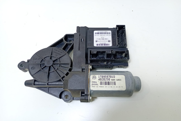 Motoras macara dreapta fata 1K0959793J Volkswagen VW Tiguan 5N [2007 - 2011]