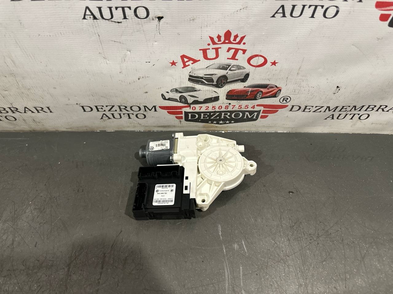 Motoras macara dreapta fata 5K0959792 / 5K0959702H VW Golf VI Hatchback (5K1) 2.5 170 cai