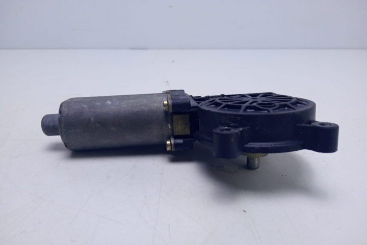Motoras macara dreapta fata 676283620640 BMW Seria 3 E46 [1997 - 2003]