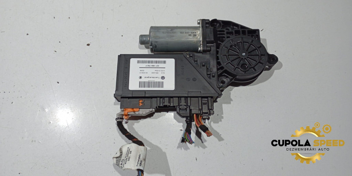 Motoras macara dreapta fata 7L0959702H Volkswagen VW Touareg generatia 1 7L [facelift] [2007 - 2010]
