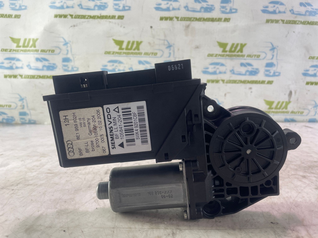 Motoras macara dreapta fata 8e1959802h Audi A4 B7 [2004 - 2008] 2.0 tdi BPW