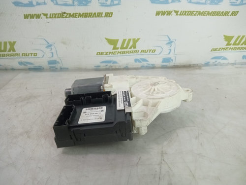 Motoras macara dreapta fata 8p0959802a Audi A3 8P [2003 - 2005]