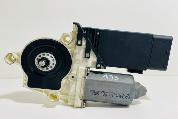 Motoras macara dreapta fata 9776101434203/1J1959502D Volkswagen VW Golf 4 [1997 - 2006]