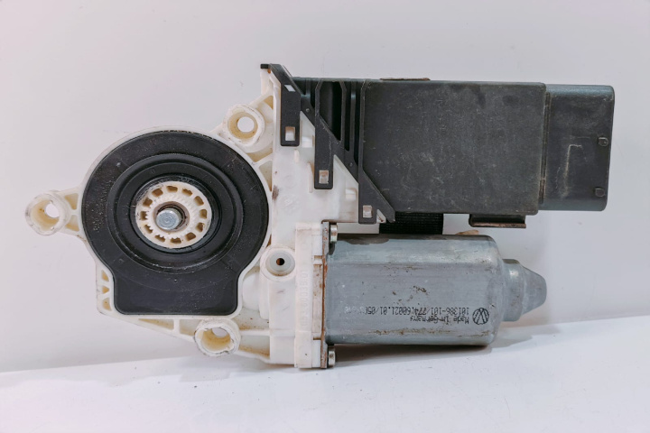 Motoras Macara Dreapta Fata 9776101434203 / 1J1959802D Volkswagen VW Bora [1998 - 2005]