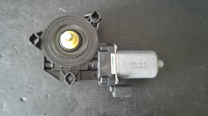 Motoras macara dreapta fata alfa romeo 159 d2935p8