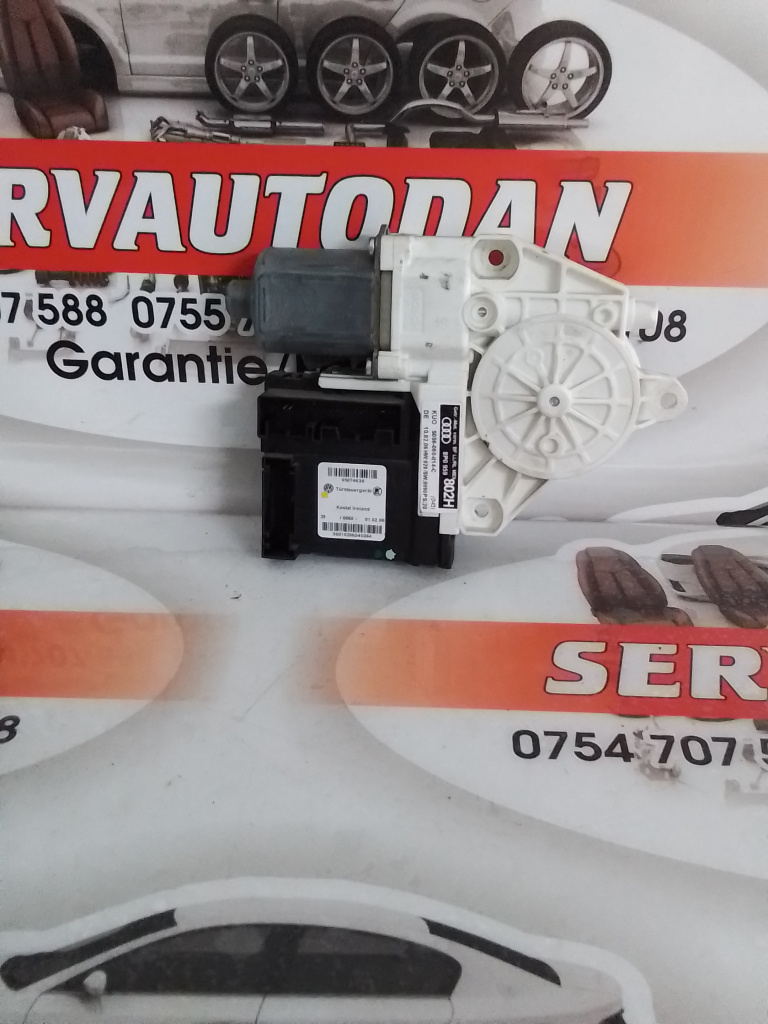 Motoras macara dreapta fata Audi A3 (2003-2008) [8P1] 2.0 Motorina 2007, 8P0959802H