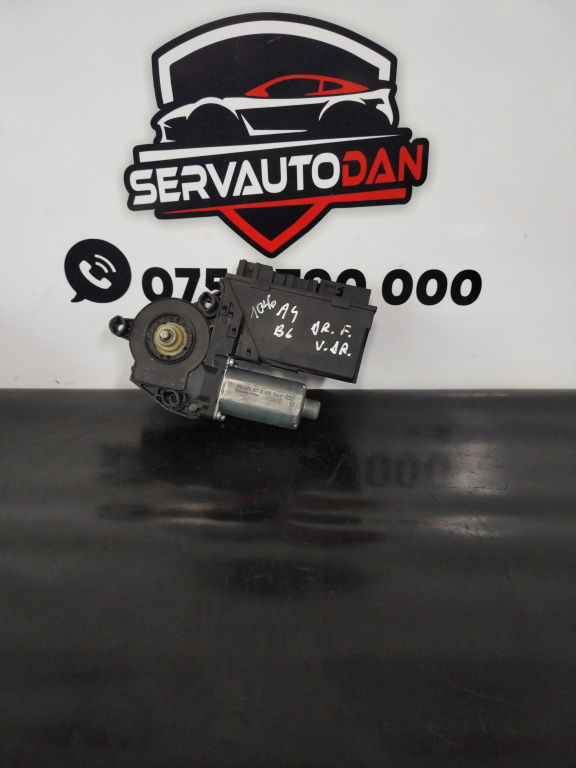 Motoras macara dreapta fata Audi A4 (2001-2004) [8E2, B6] 1.9 Motorina 2002, 8E2959802B / 0130821764