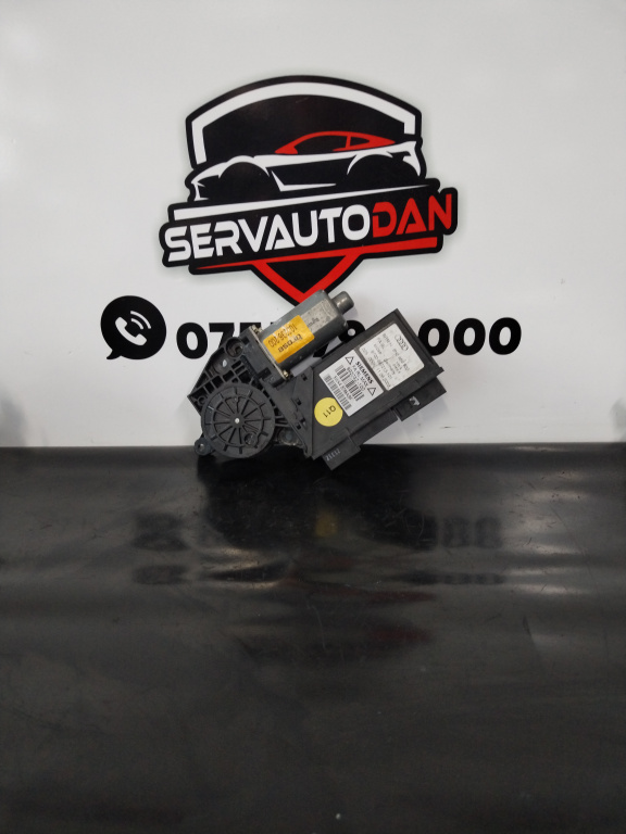 Motoras macara dreapta fata Audi A4 (2001-2004) [8E2, B6] 1.9 Motorina 2003, 8H2959802