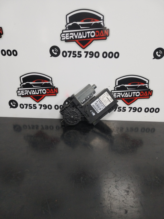 Motoras macara dreapta fata Audi A4 (2004-2008) [8EC, B7] 1.9 Motorina 2007, 8E2959802F