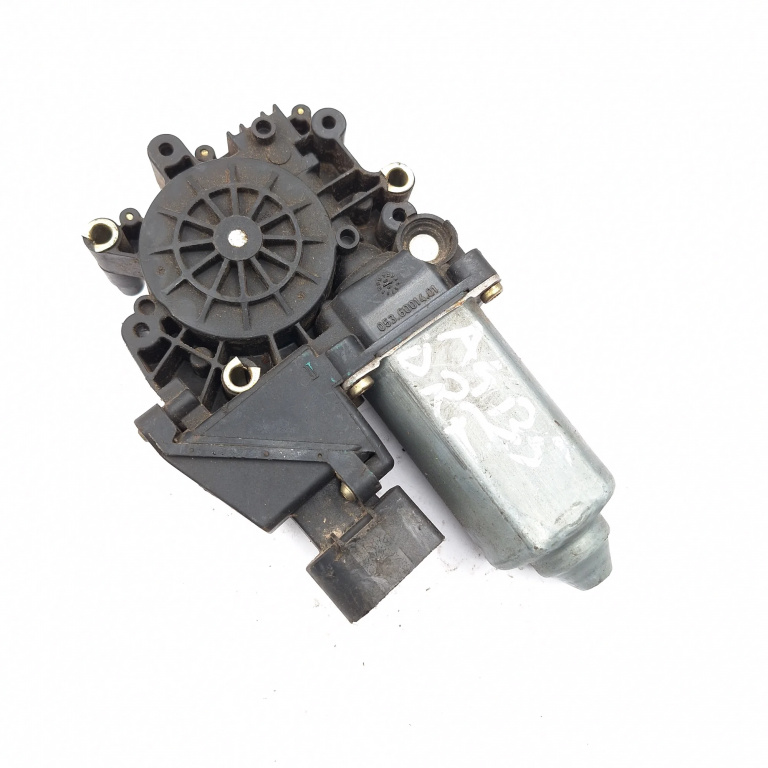 Motoras Macara Dreapta Fata Audi A4 B5 (8D) 1994-2001 0536001401