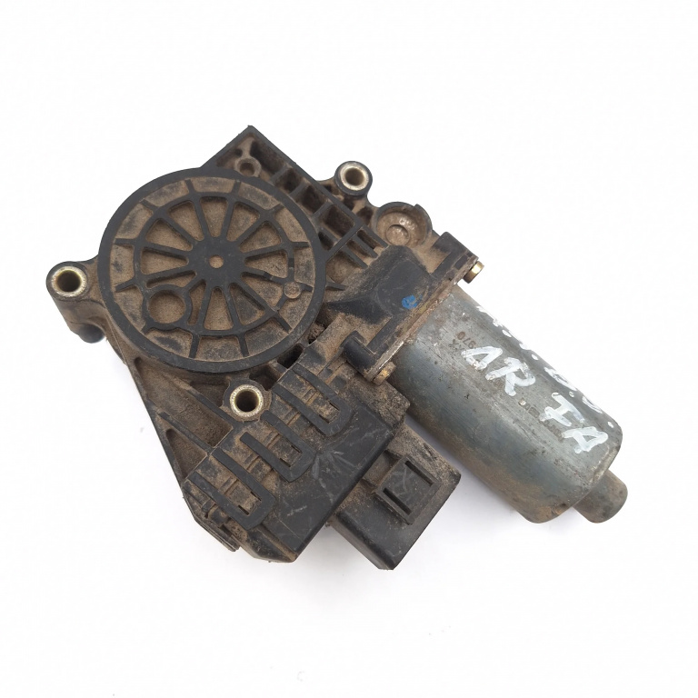 Motoras Macara Dreapta,fata Audi A4 B5 (8D) 1994 - 2001 0130821786, 103123XXX