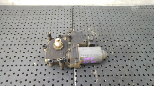 Motoras macara dreapta fata audi a4 b5 8d 113846113
