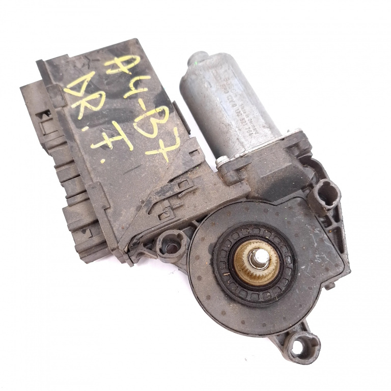 Motoras Macara Dreapta Fata Audi A4 B7 (8E) 2004-2008 8E2959802F, 9700105993201, 0130821764, 0630009, 102236Xxx Brose, Siemens Vdo, Bosch