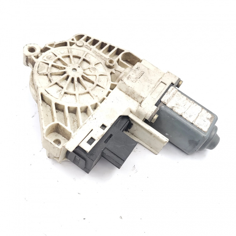 Motoras Macara Dreapta Fata Audi A4 B7 (8E) 2004-2008 997004101, 7746007101, 0536010001, 20015639