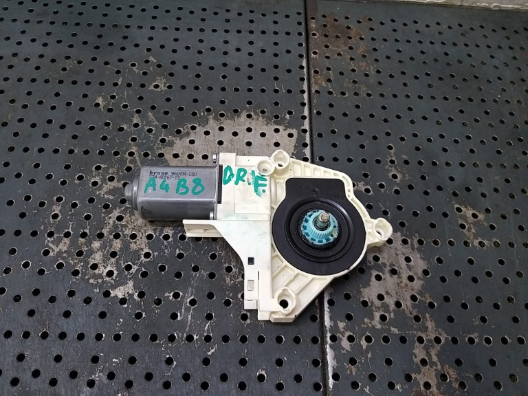 Motoras macara dreapta fata audi a4 b8 8k 8k0959802a 1101965575200 7746026720