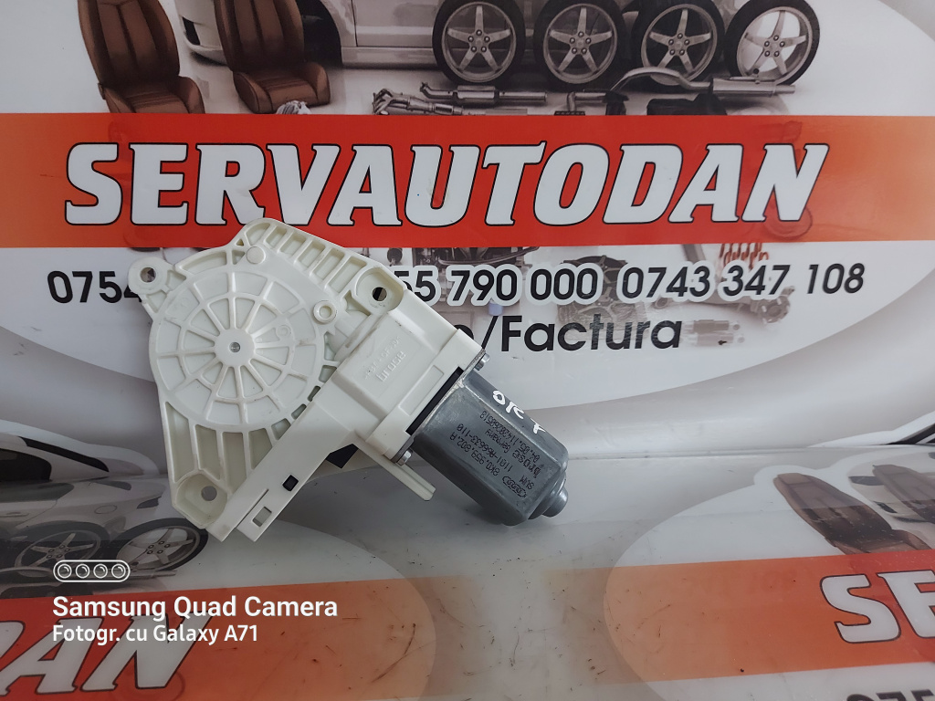 Motoras macara dreapta fata Audi A4 facelift (2011-2015) [B8] 2.0 Motorina 2012, 8K0959802A