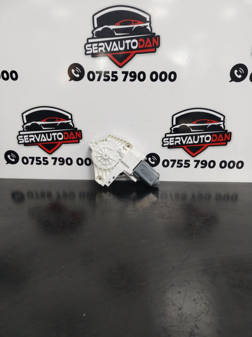 Motoras macara dreapta fata Audi A5 facelift (2012-2016) 2.0 Motorina 2014, 8T0959802B