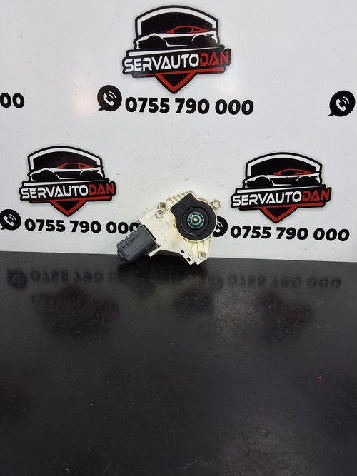 Motoras macara dreapta fata Audi A6 (2004-2011) [4F2, C6] 2.0 Motorina 2010, 8K0959802A