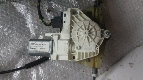 Motoras macara dreapta fata audi a6 4f2 c6 3.0 tdi 4f0959802d