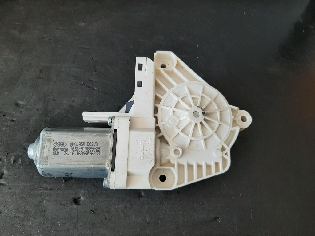Motoras macara dreapta fata audi a6 c7 4g5 4gd 9k0959802b