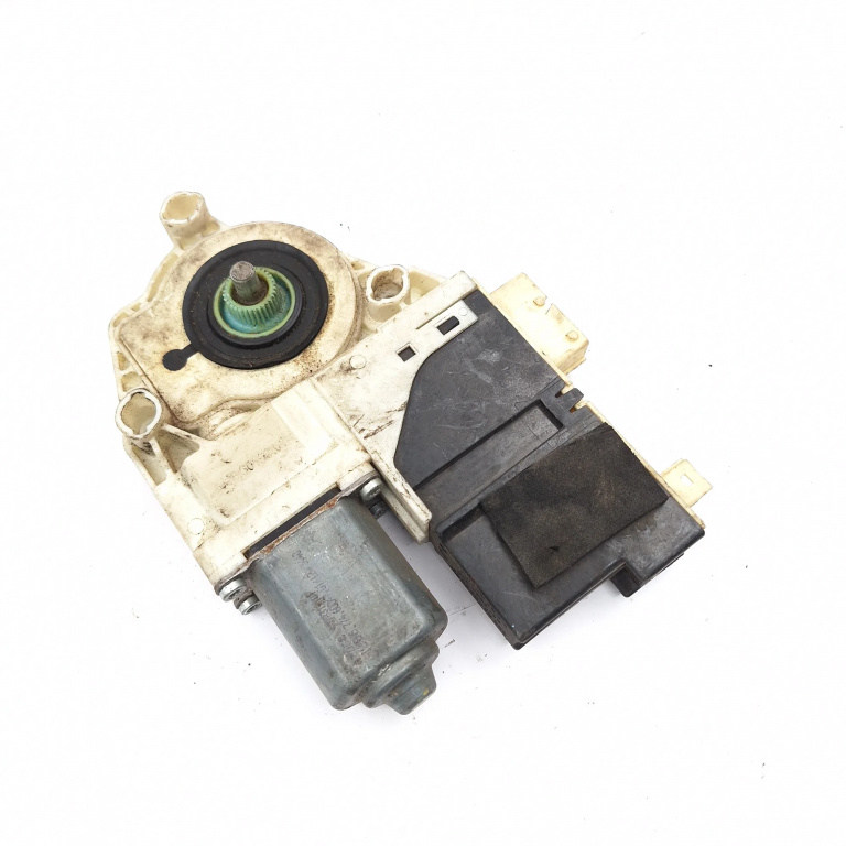 Motoras Macara Dreapta,fata Citroen C4 1 (LC) 2004 - 2010 0536010901