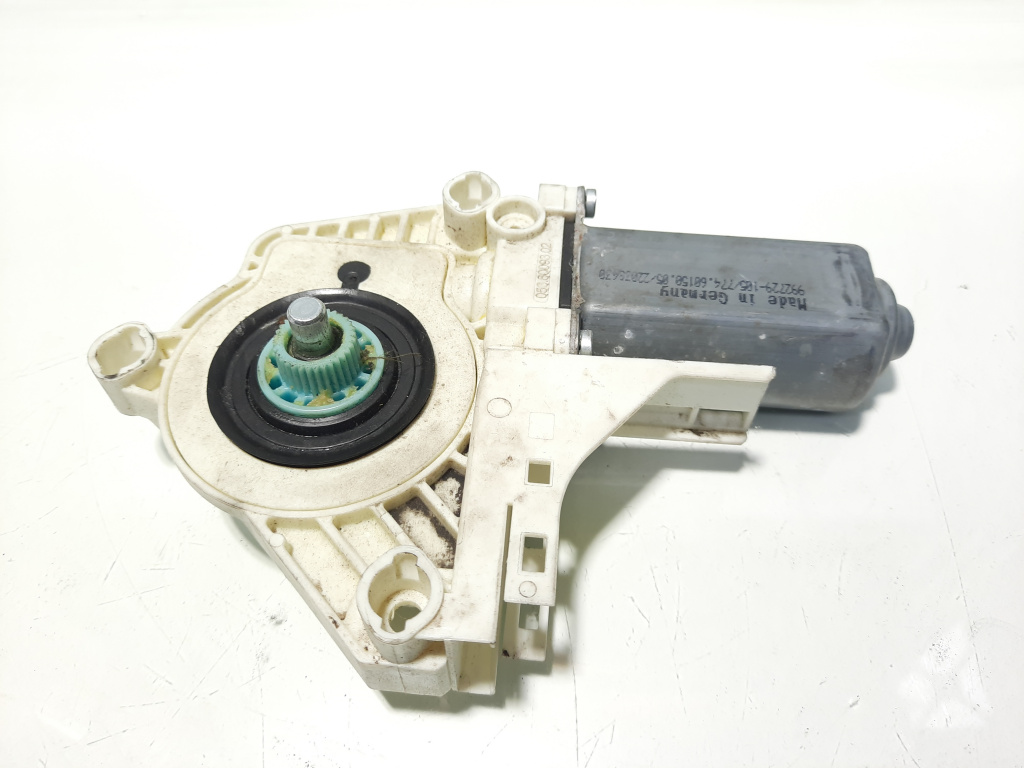 Motoras macara dreapta fata, cod 1K0959701K, VW Passat Variant (3C5) (id:488301)