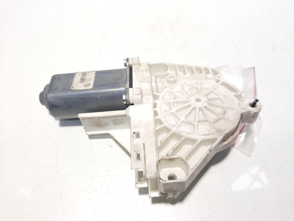 Motoras macara dreapta fata, cod 3C1837462L, Vw Passat Variant (3C5) (id:504619)