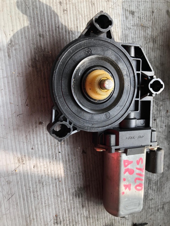 Motoras macara dreapta fata fiat stilo 50001601