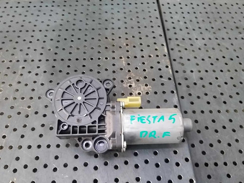 Motoras macara dreapta fata ford fiesta 5 jh jd 0130821939