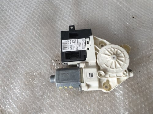 Motoras macara dreapta fata ford focus 2 0130822214