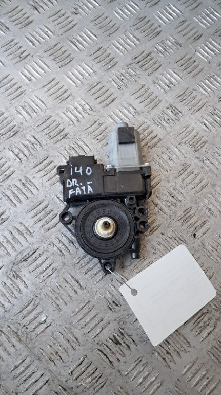 Motoras macara dreapta fata Hyundai I40 an 2013 cod 82460-3Z010