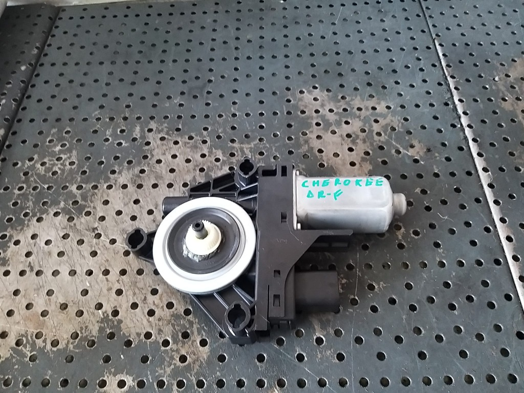 Motoras macara dreapta fata jeep grand c