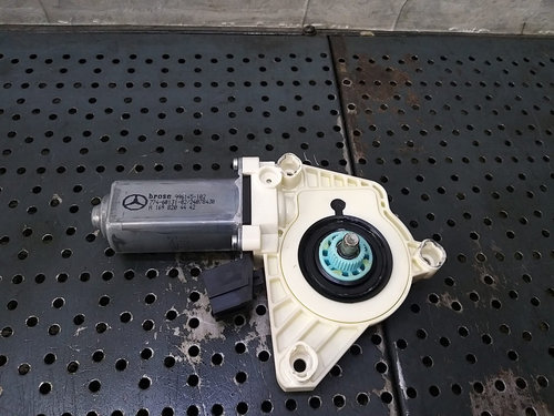 Motoras macara dreapta fata mercedes a class w169 996145102 7746013102 a1698204442