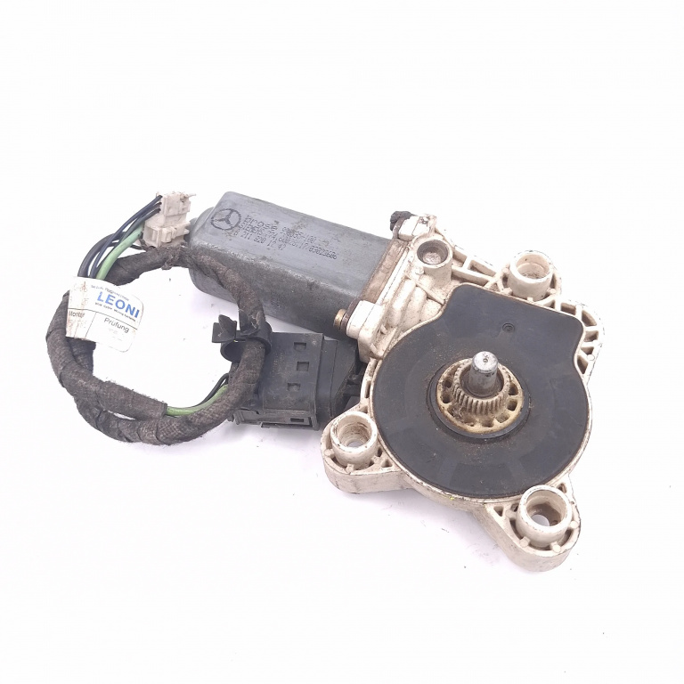 Motoras Macara Dreapta Fata Mercedes-Benz C-Class (W203) 2000-2007 A2118201242, 990595100, 7746002817, 03023606 Brose, Siemens