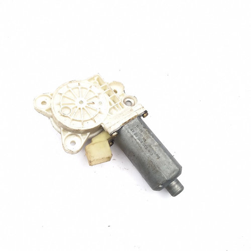 Motoras Macara Dreapta Fata Mercedes-Benz Clk W209 2002-2009 0130821920, 106256102, A2308200942 Bosc...
