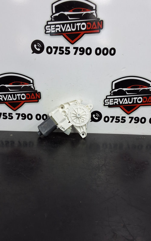 Motoras macara dreapta fata Mercedes-Benz GL (2013-2019) [x166] 3.0 Motorina 2013, A1669060301