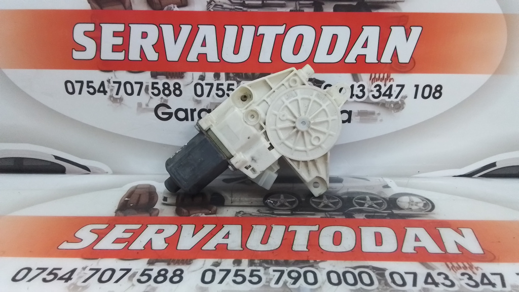 Motoras macara dreapta fata Mercedes-Benz V-Class (2014->) [W447] 2.2 Motorina 2017, A4479063600