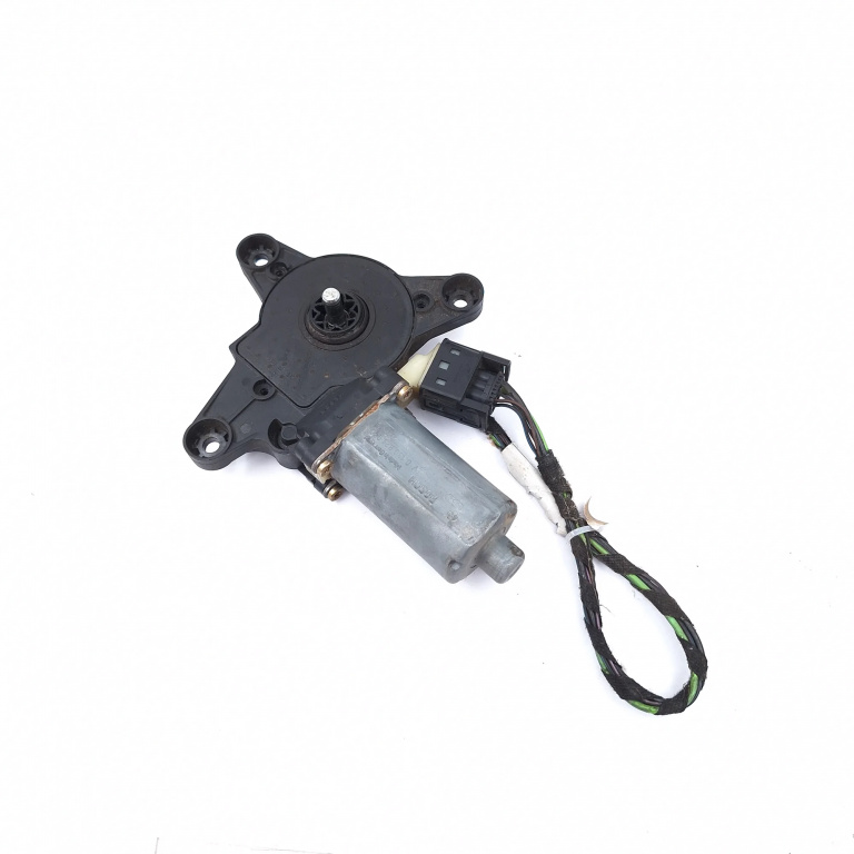 Motoras Macara Dreapta Fata Mercedes-Benz Vito / Viano (W639) 2003-2014 109 Cdi Om 646.983 Motorina 0130821940 Bosch