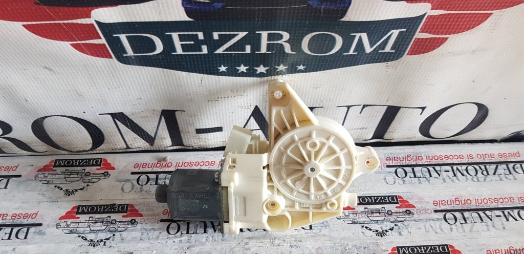 Motoras macara dreapta fata Mercedes-Benz W212 E260 cod A2048200242
